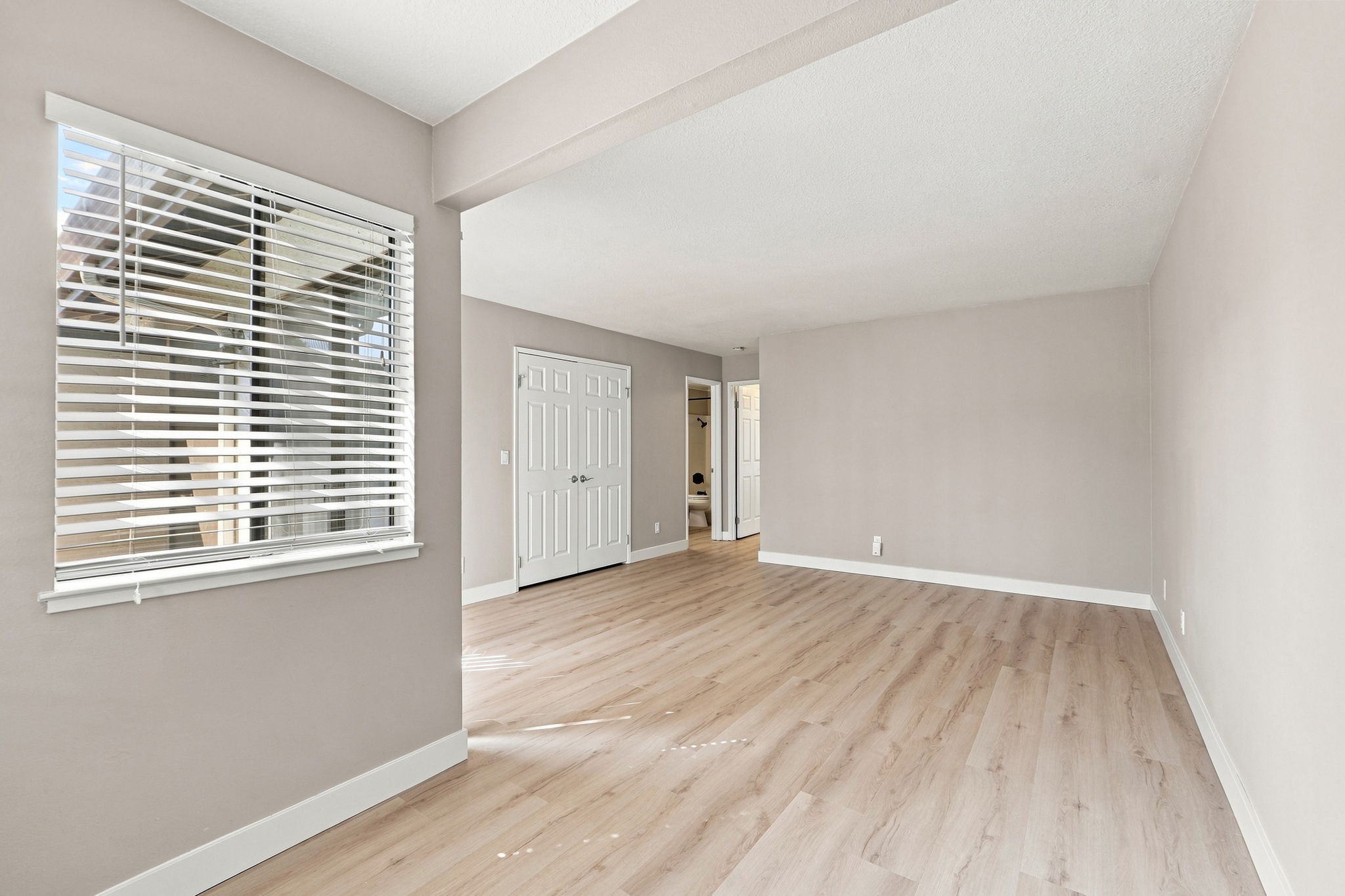 016_F8_771 Williamsburg Way B