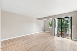 014_F8_771 Williamsburg Way B