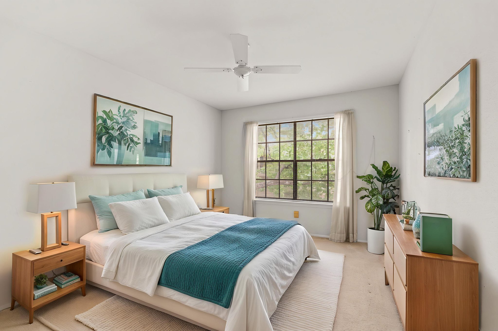 DSC01704 virtually staged.jpeg