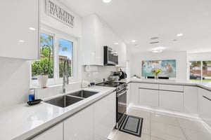 NW 38th St-S2507-016.jpg