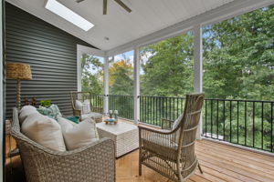 42-Screened Porch