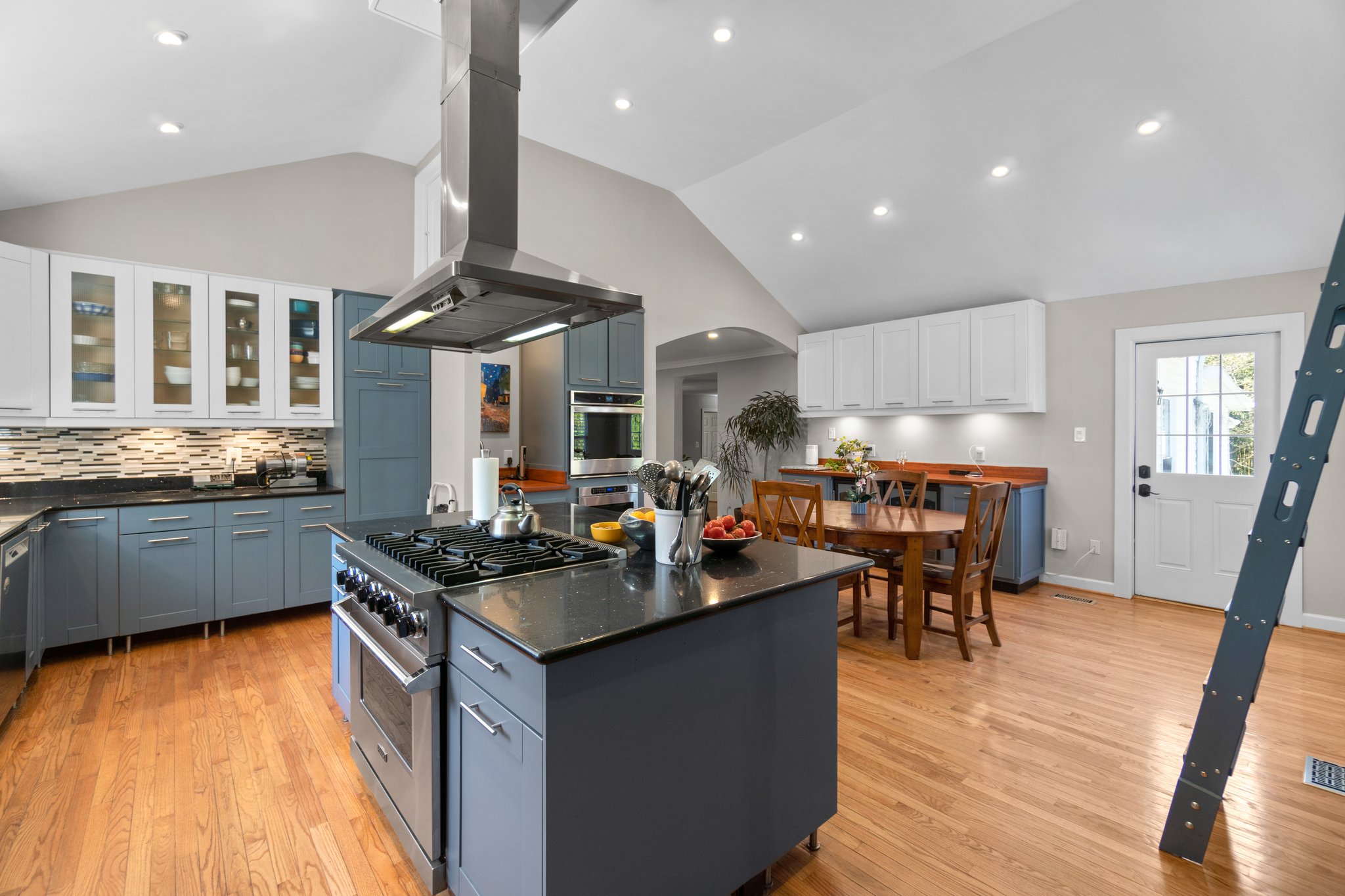 14. 7714 Thor Dr.jpg