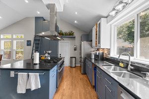 17. 7714 Thor Dr.jpg