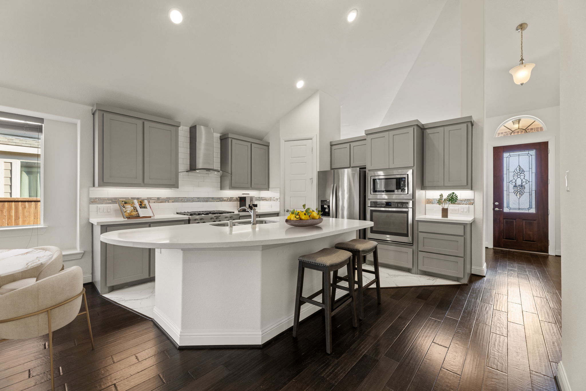 Kitchen/Breakfast Area (virtually staged)