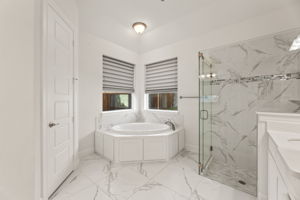 Master Bath - soaking tub