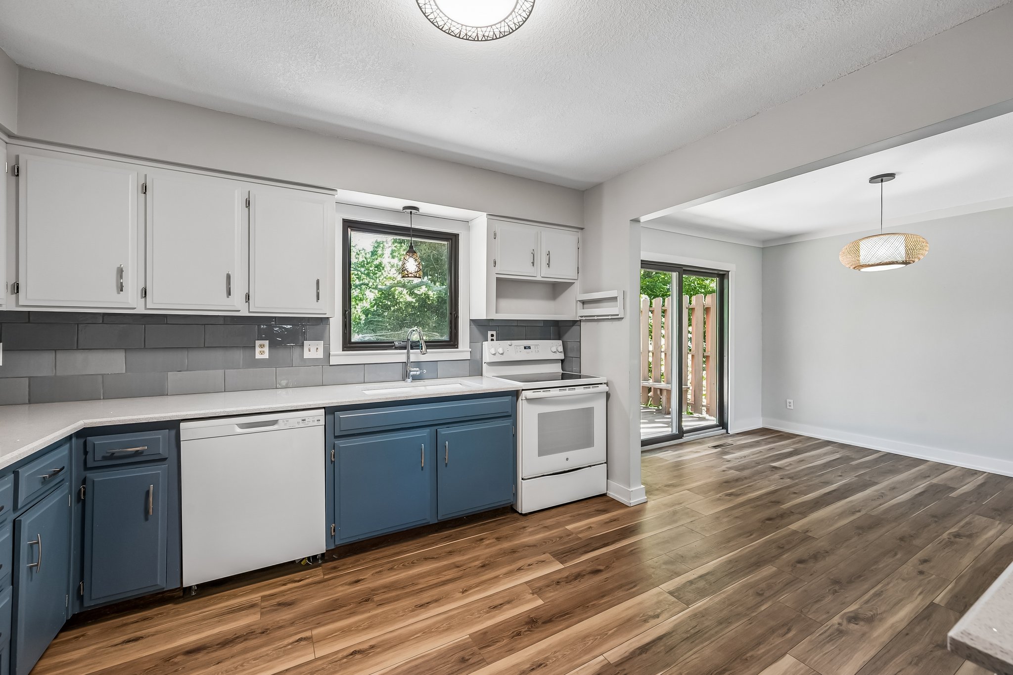 7716 NW 69th Terrace_012.jpg