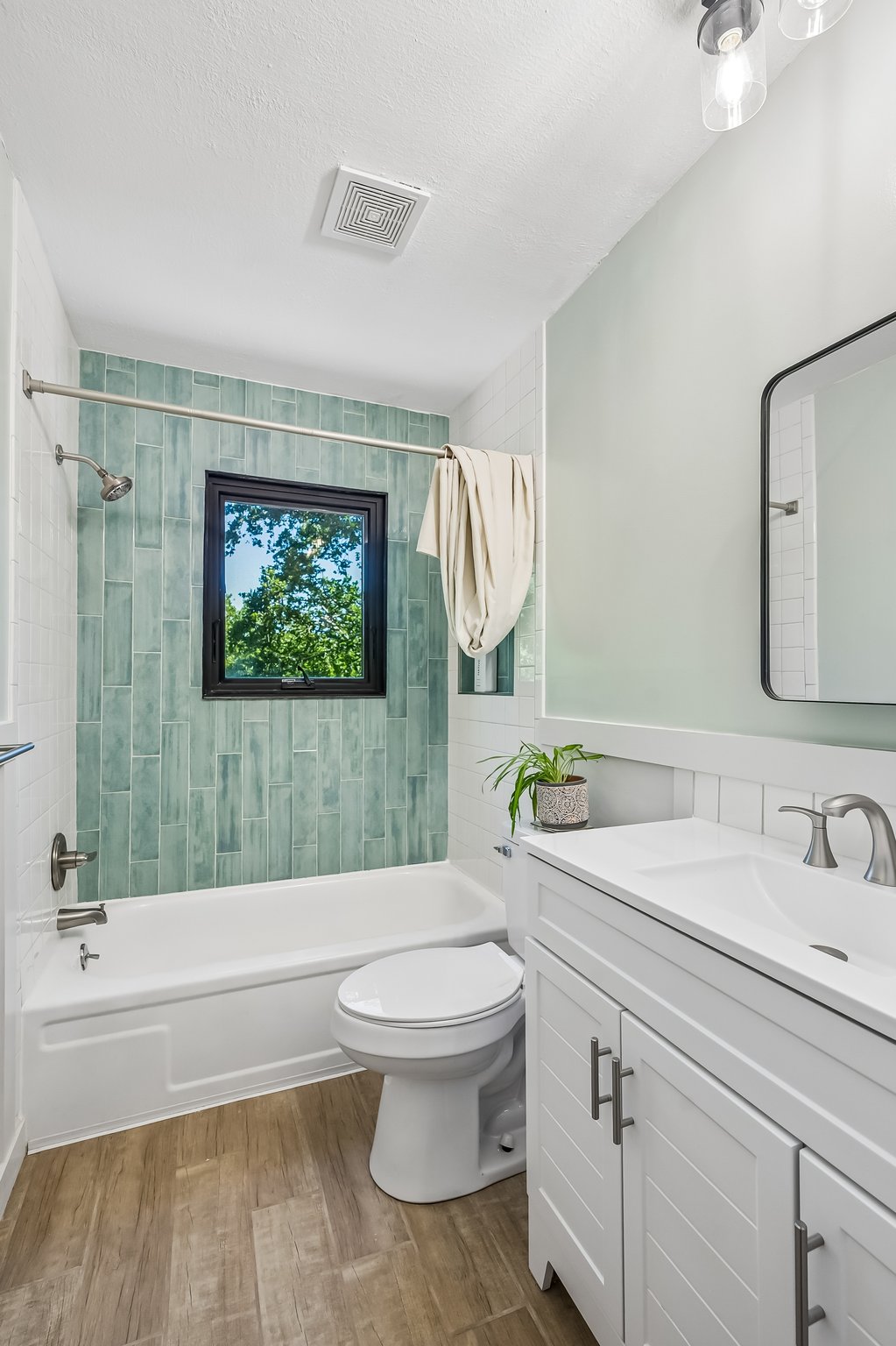 7716 NW 69th Terrace_015.jpg