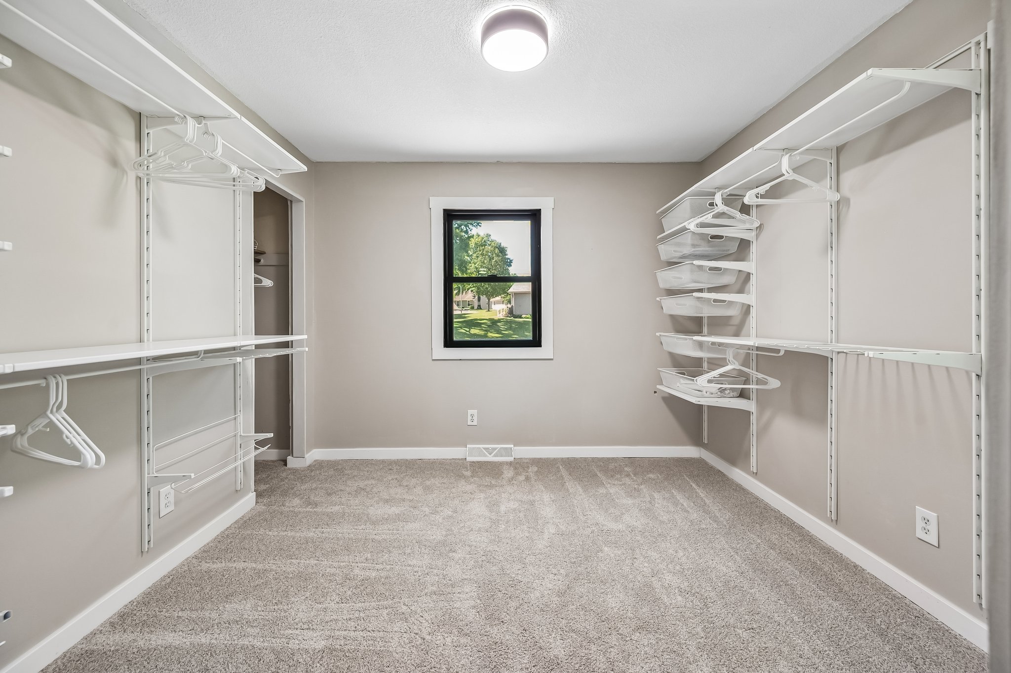 7716 NW 69th Terrace_019.jpg