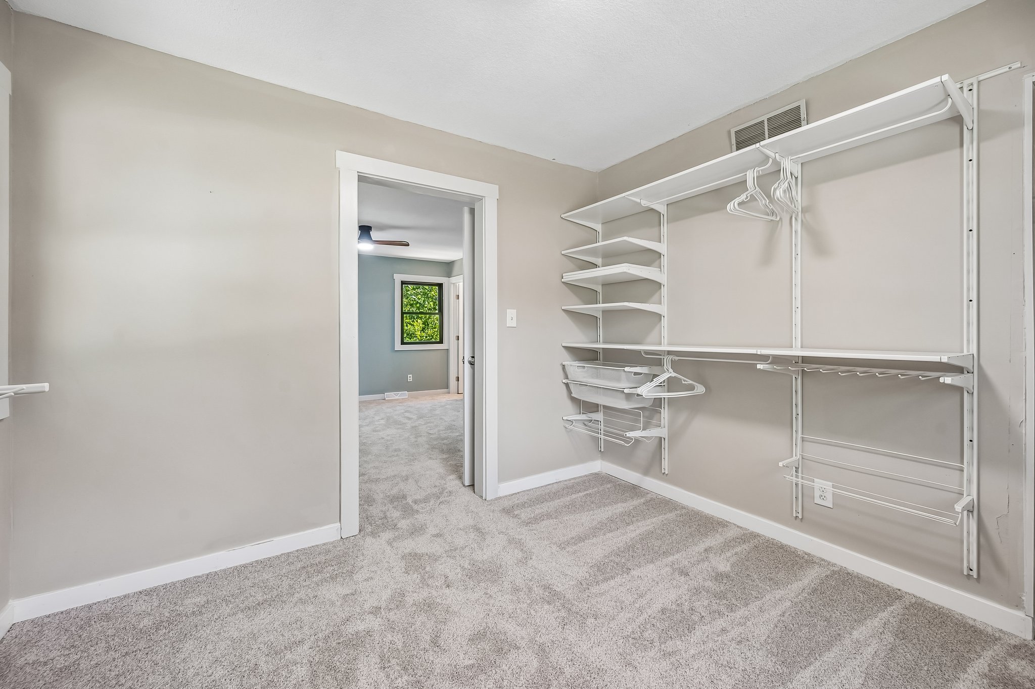 7716 NW 69th Terrace_020.jpg