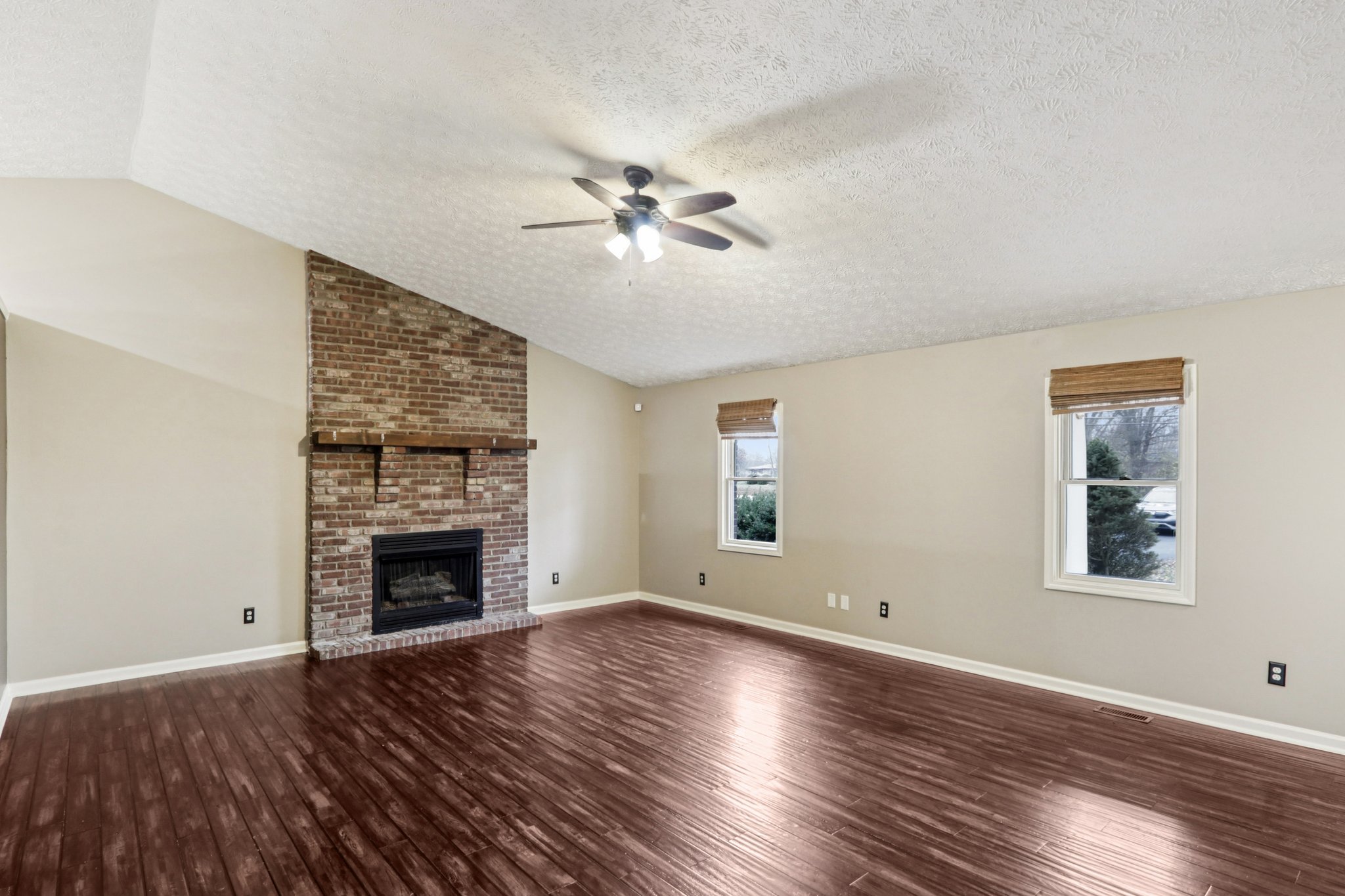 Camby Rd-S2711-012.jpg