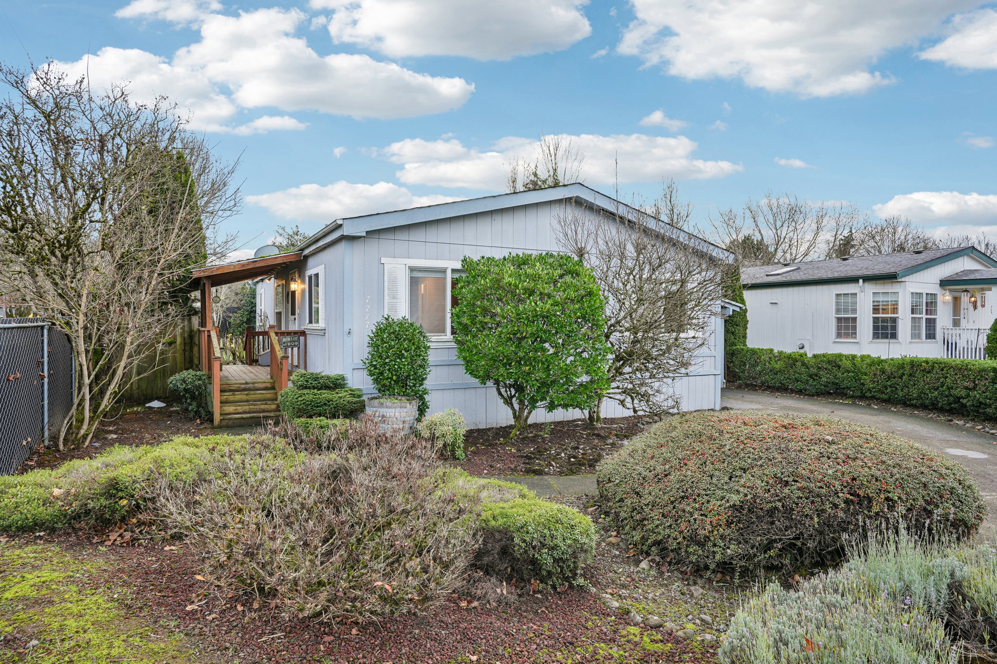 NE 54th St-S1112-002.jpg