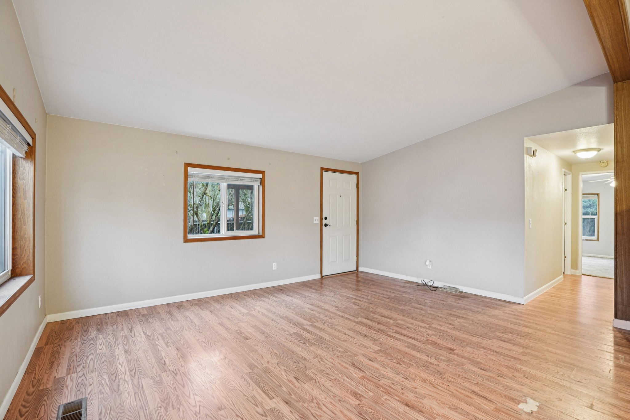 NE 54th St-S1112-010.jpg