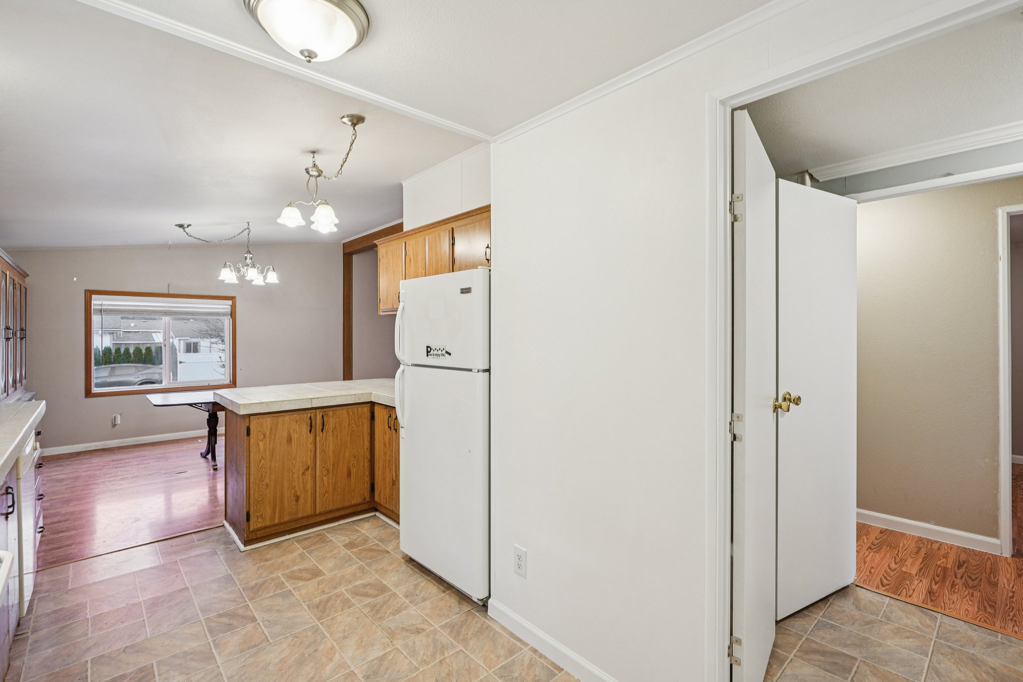 NE 54th St-S1112-019.jpg