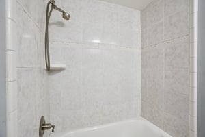 NE 54th St-S1112-029.jpg