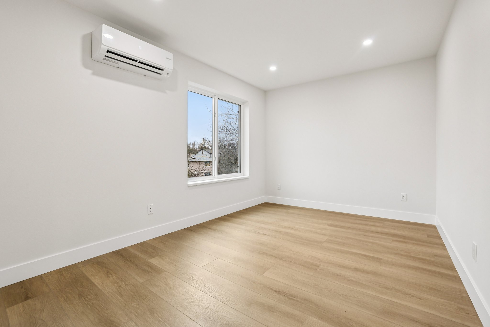 Renton Ave S-S0912-027.jpg