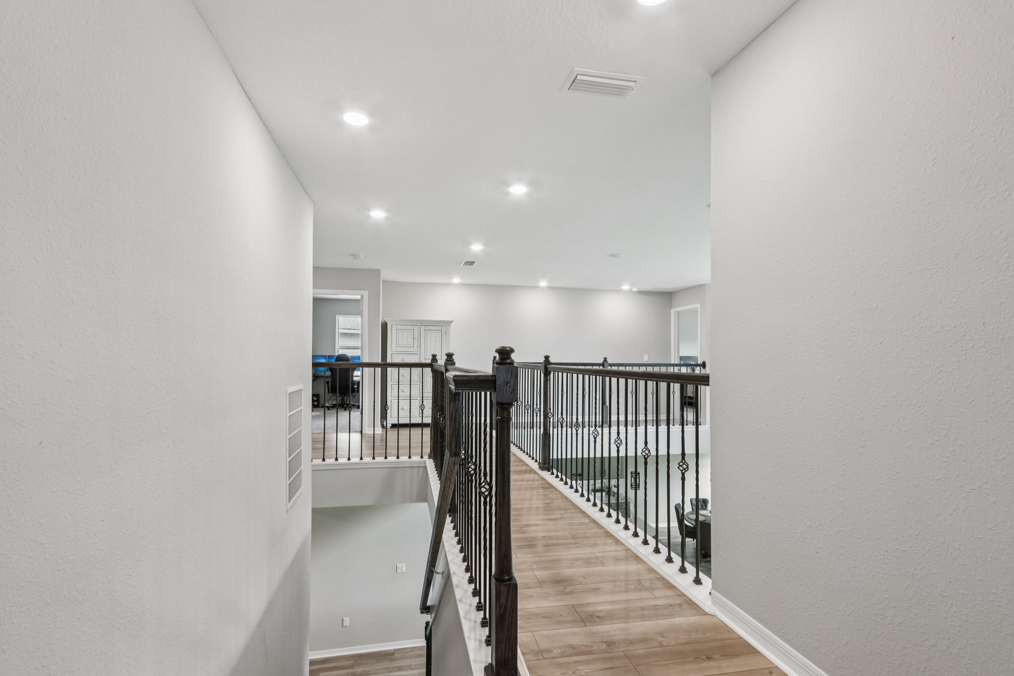 Blind Oak Cir-S2007-027.jpg