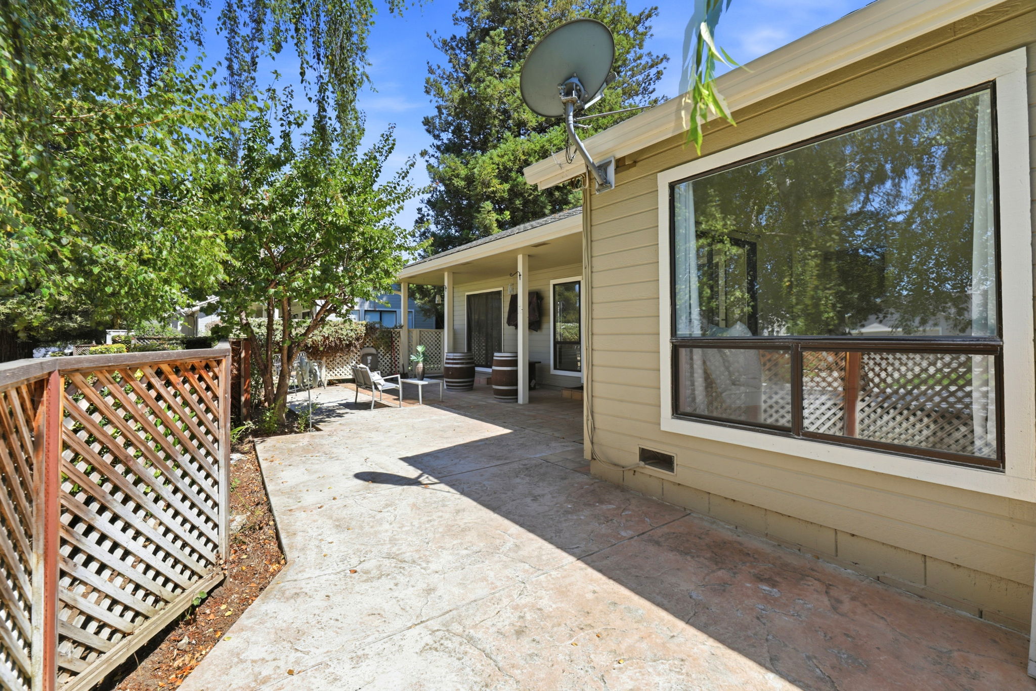043_F8_772 Helen Dr