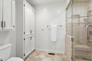 037_F8_772 Helen Dr