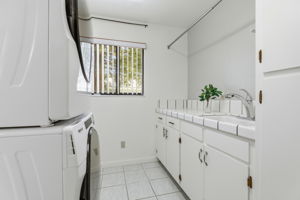 039_F8_772 Helen Dr