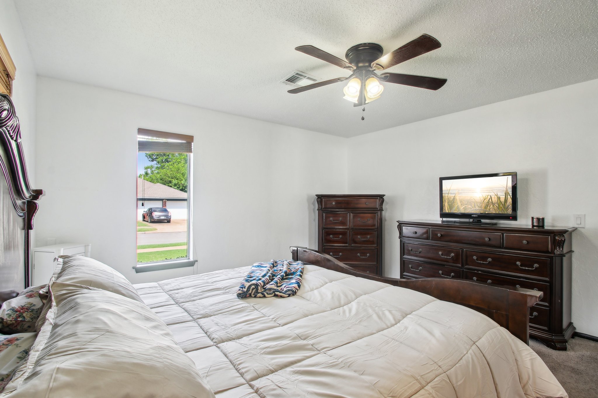 S Country Club Dr-2905-017.jpg