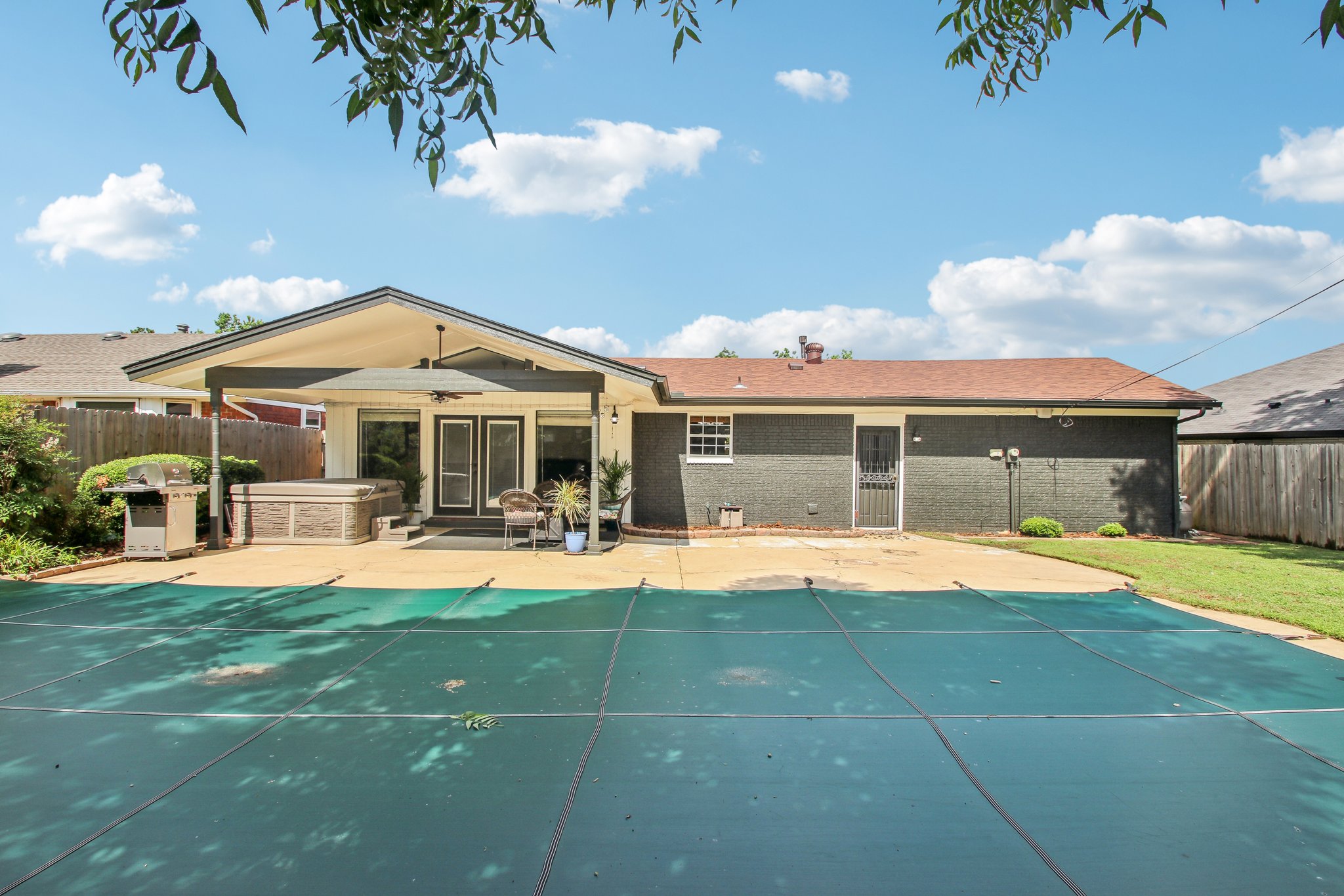 S Country Club Dr-2905-029.jpg