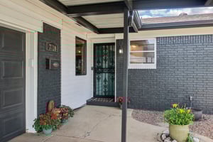 S Country Club Dr-2905-004.jpg