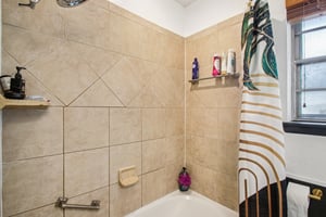 S Country Club Dr-2905-022.jpg