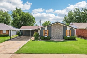 S Country Club Dr-2905-031.jpg