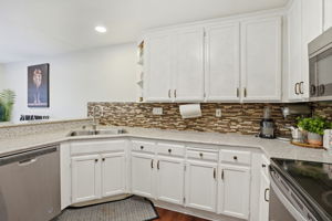 009_F8_7721 Summerhill Pl