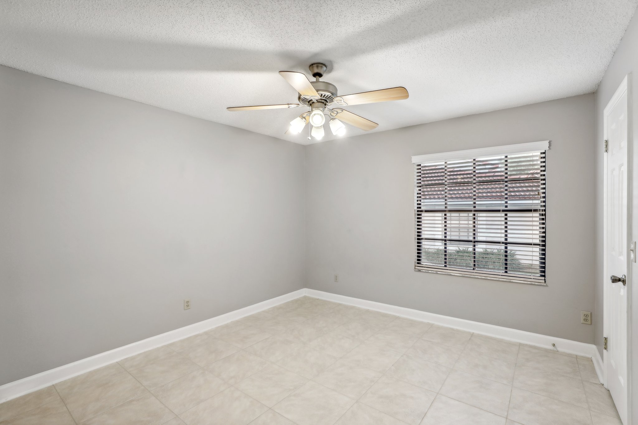 Windbreak Rd-014.jpg