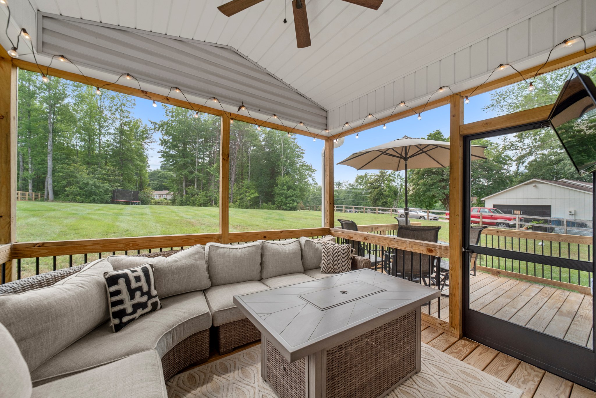  Photo 38