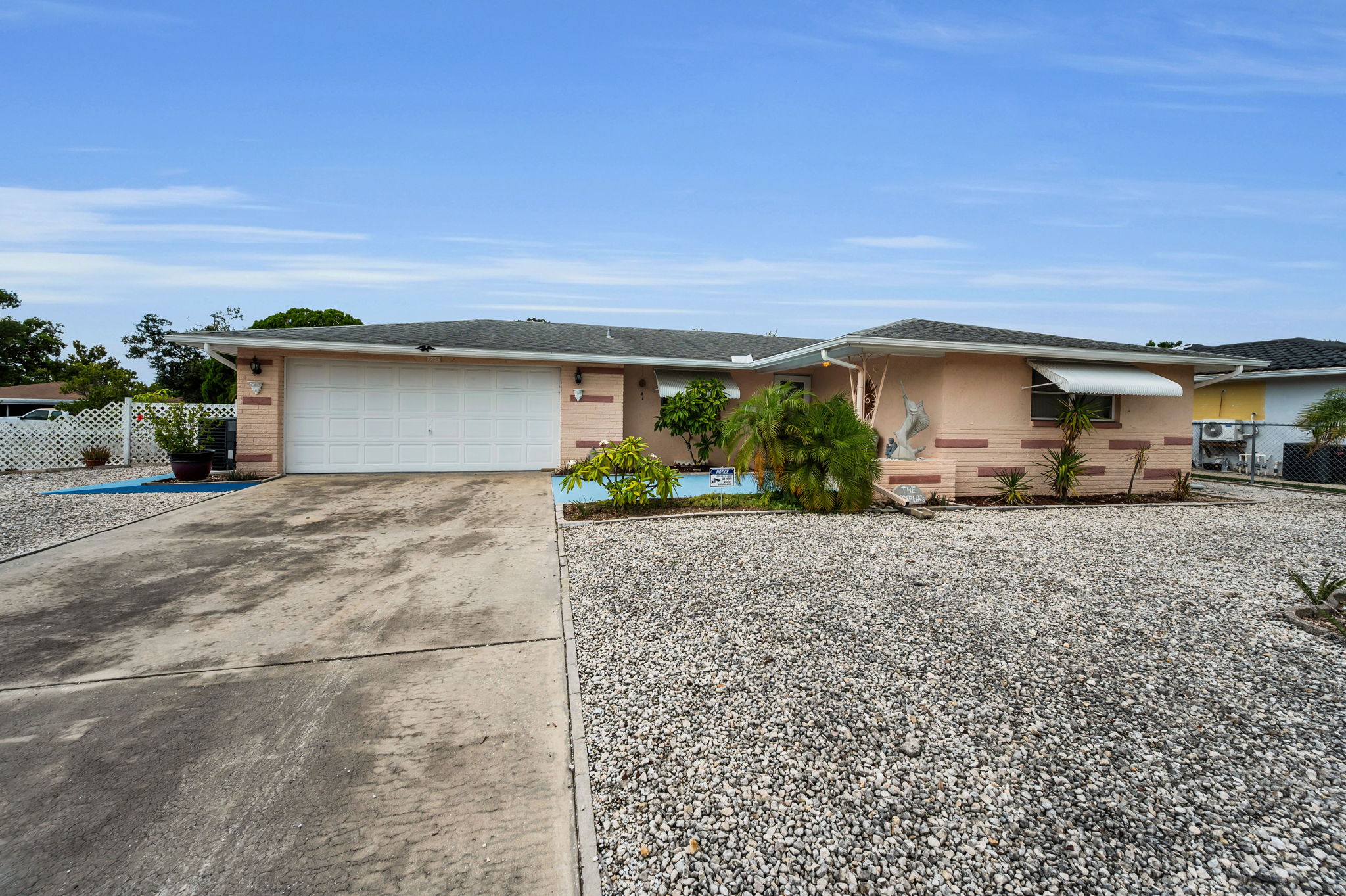 Front Exterior9