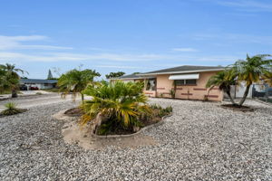 Front Exterior4