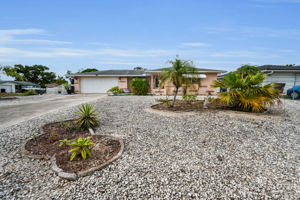 Front Exterior8
