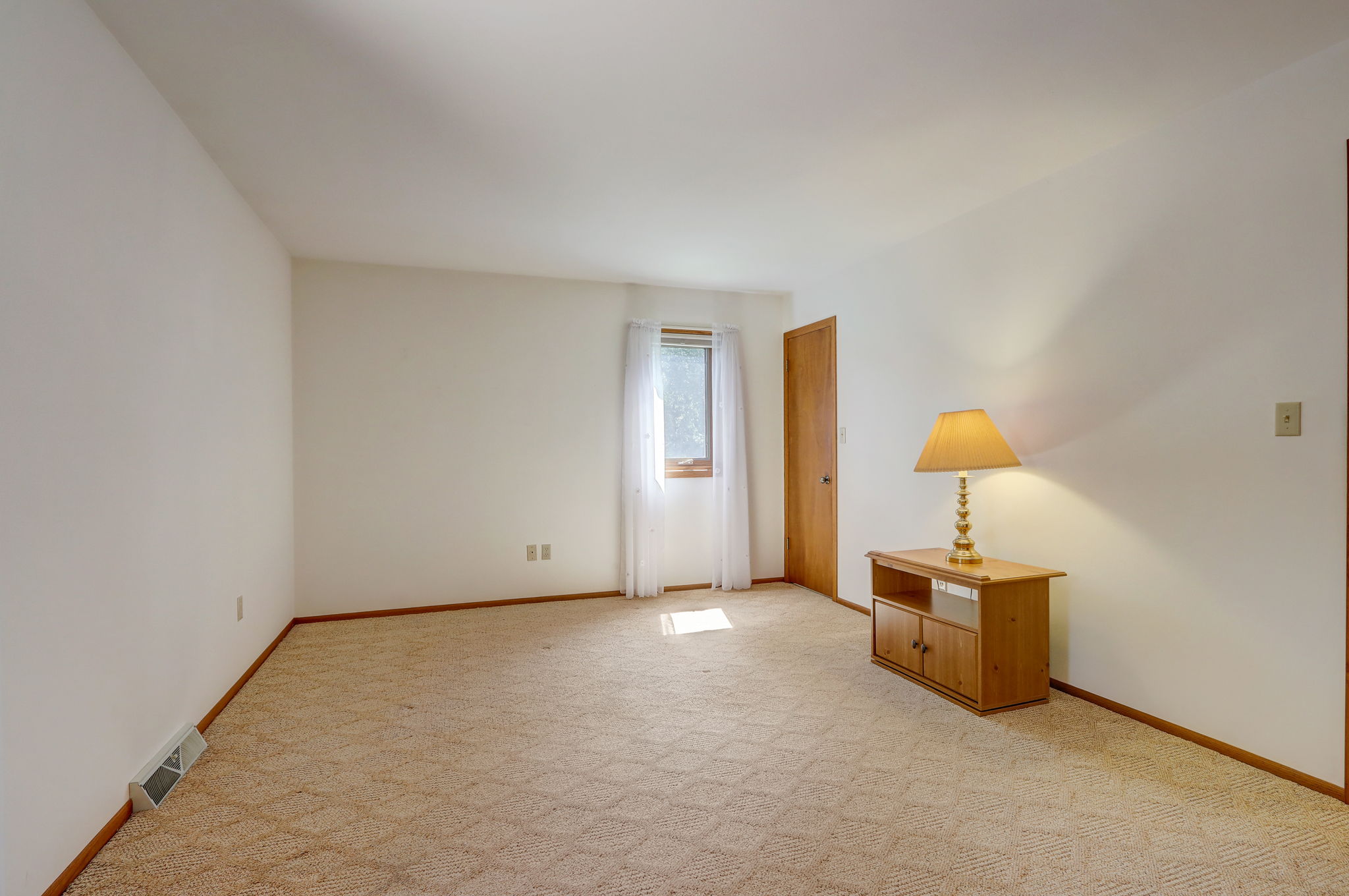 W Winston Way-026