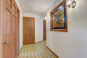 W Winston Way-008