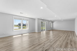  Photo 81