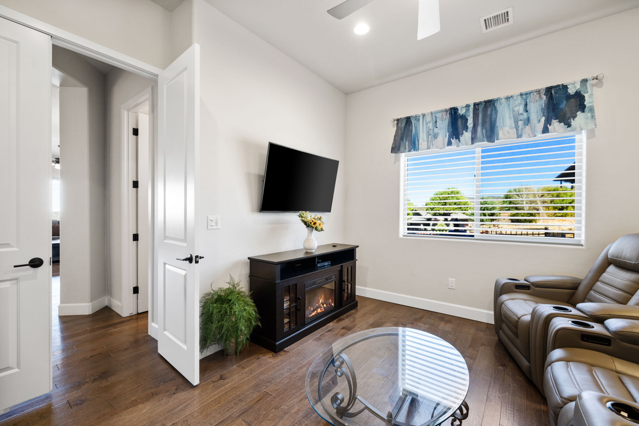 Family Room (2)