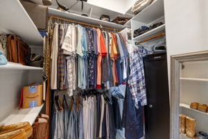 Primary Closet (2)