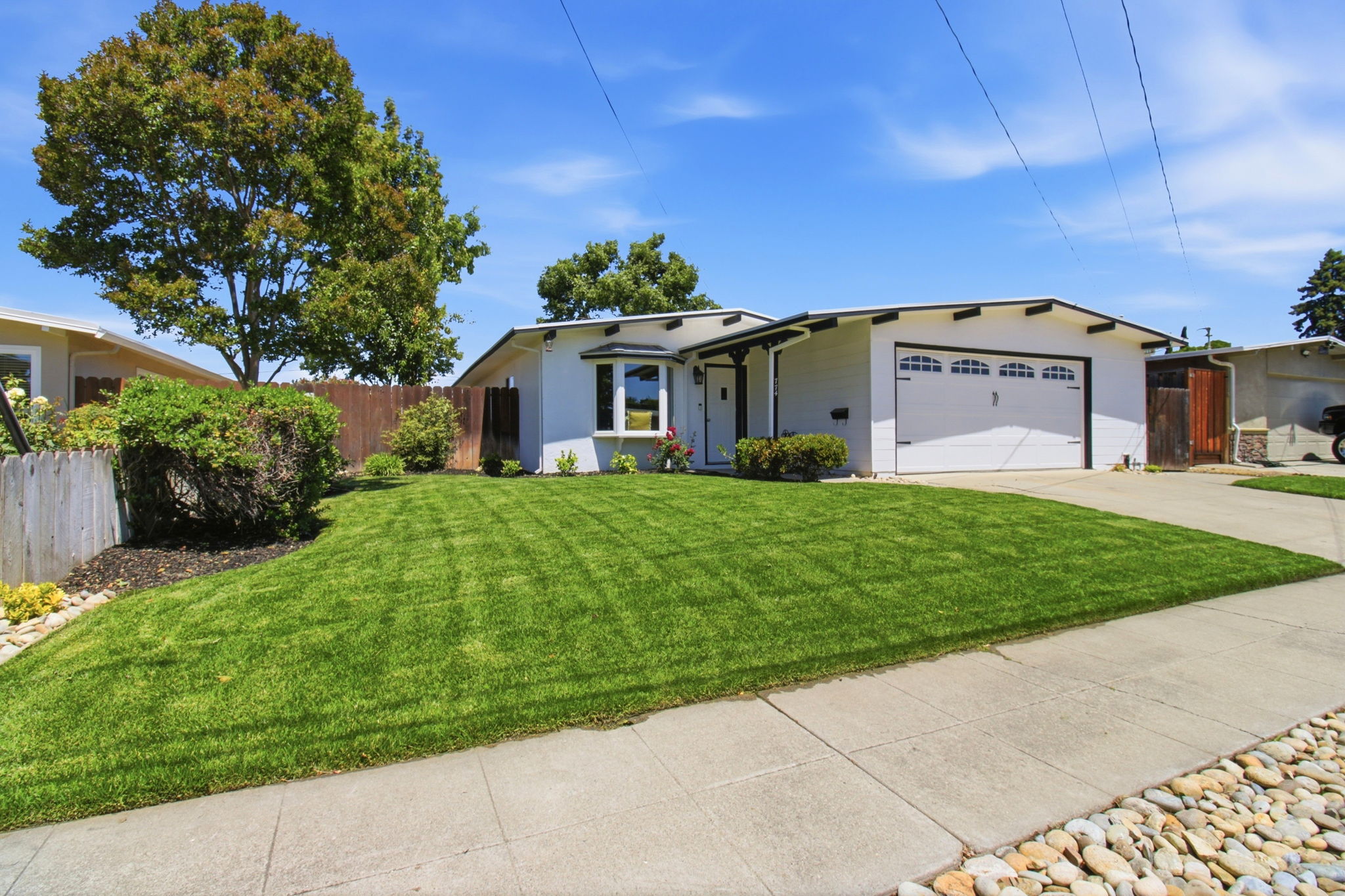 003_F8_774 Mariposa Ave