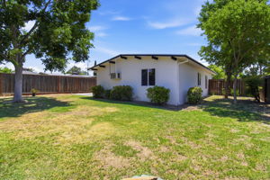 030_F8_774 Mariposa Ave