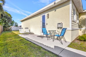Entry to Short term rental In-law suite