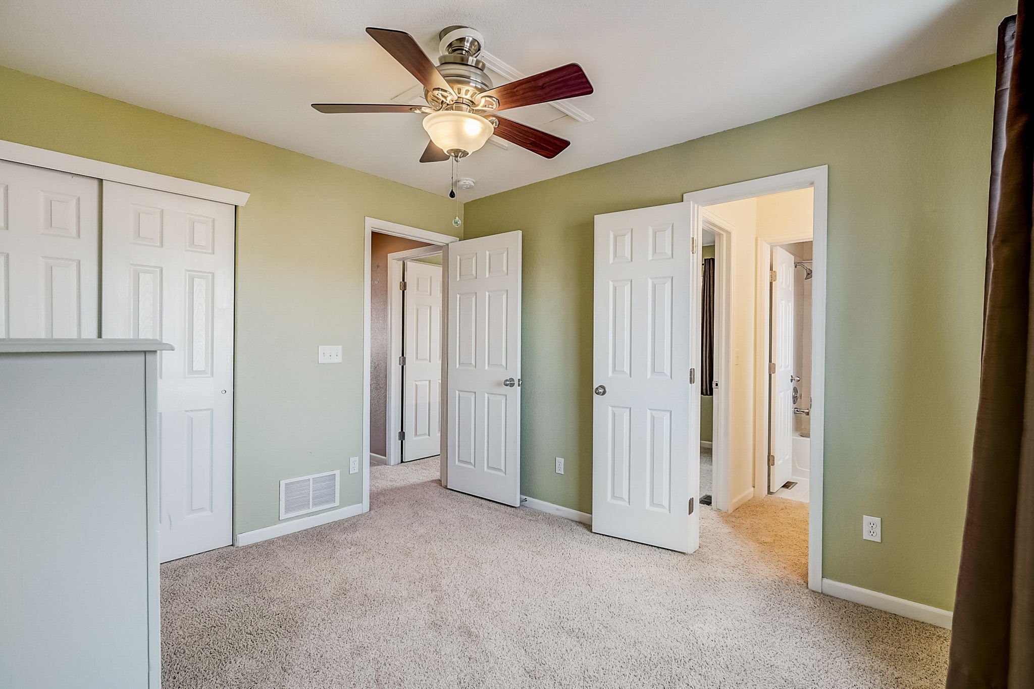 Manston Dr-037