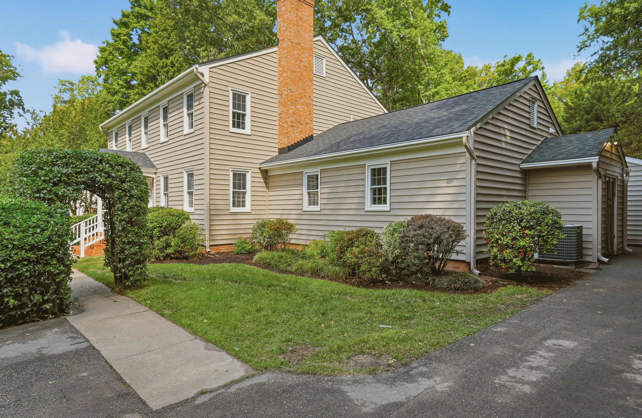03-Exterior Front