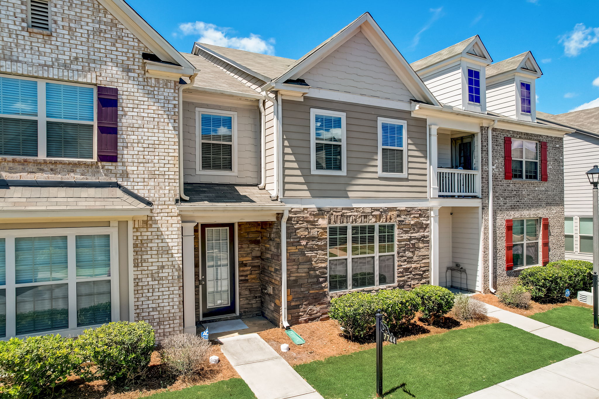 Rutgers Cir-004