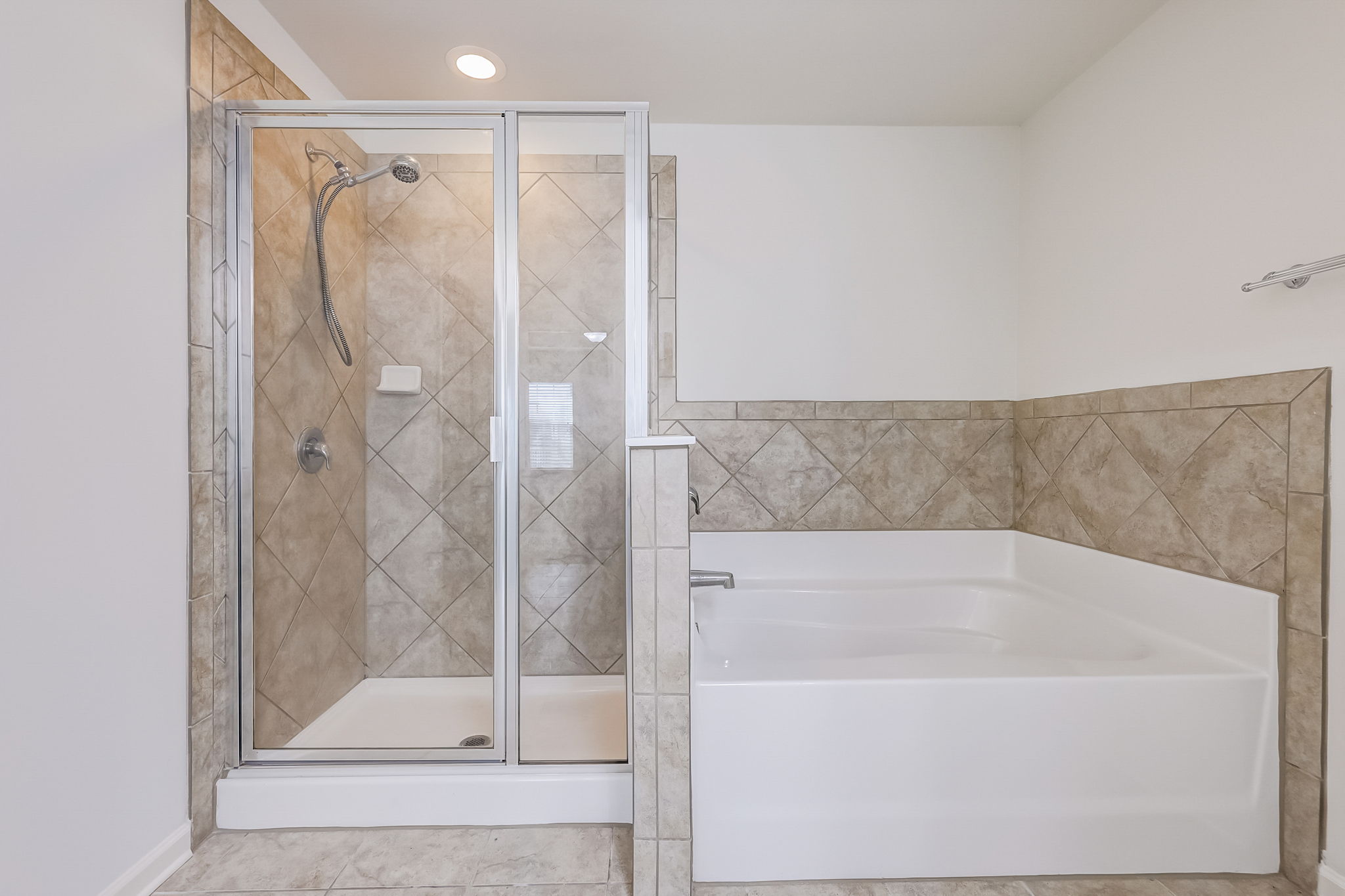 Rutgers Cir-025