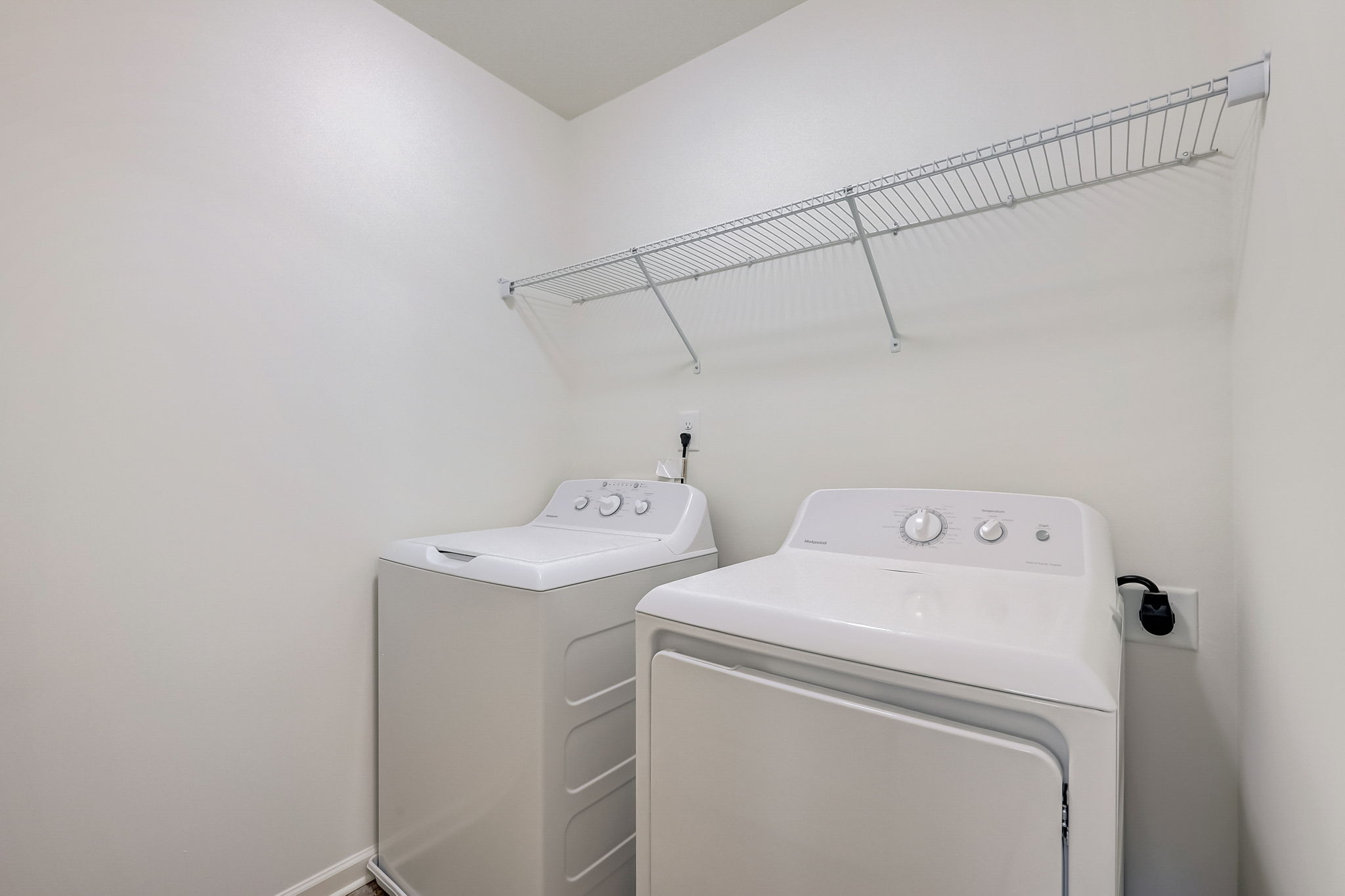 Rutgers Cir-018