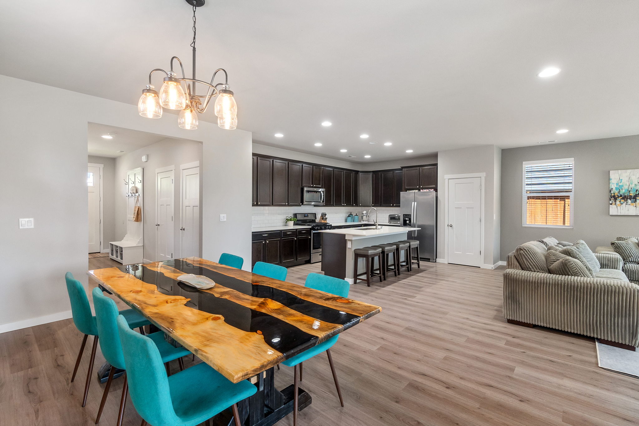 Ideal for gatherings and entertaining