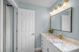 Primary Bathroom1c