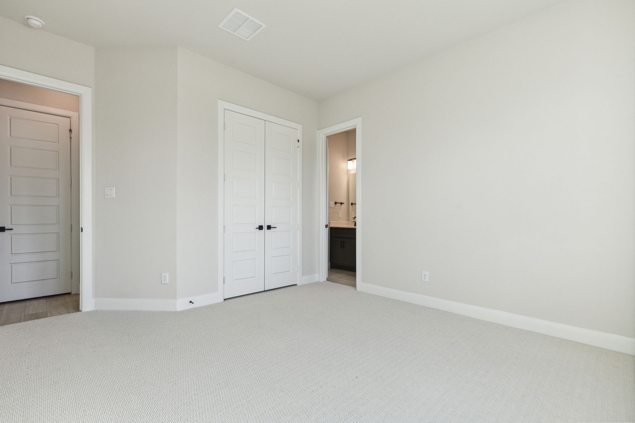 7749Pondview_005
